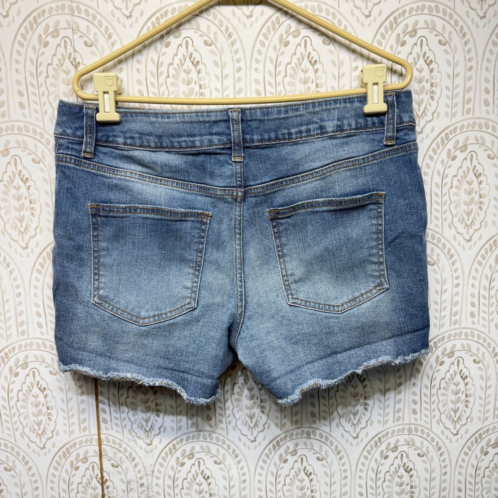 Maurices Denim Shorts Womens 12 Blue Distressed Raw Hem Mid Rise Jean Shorts - Picture 2 of 7